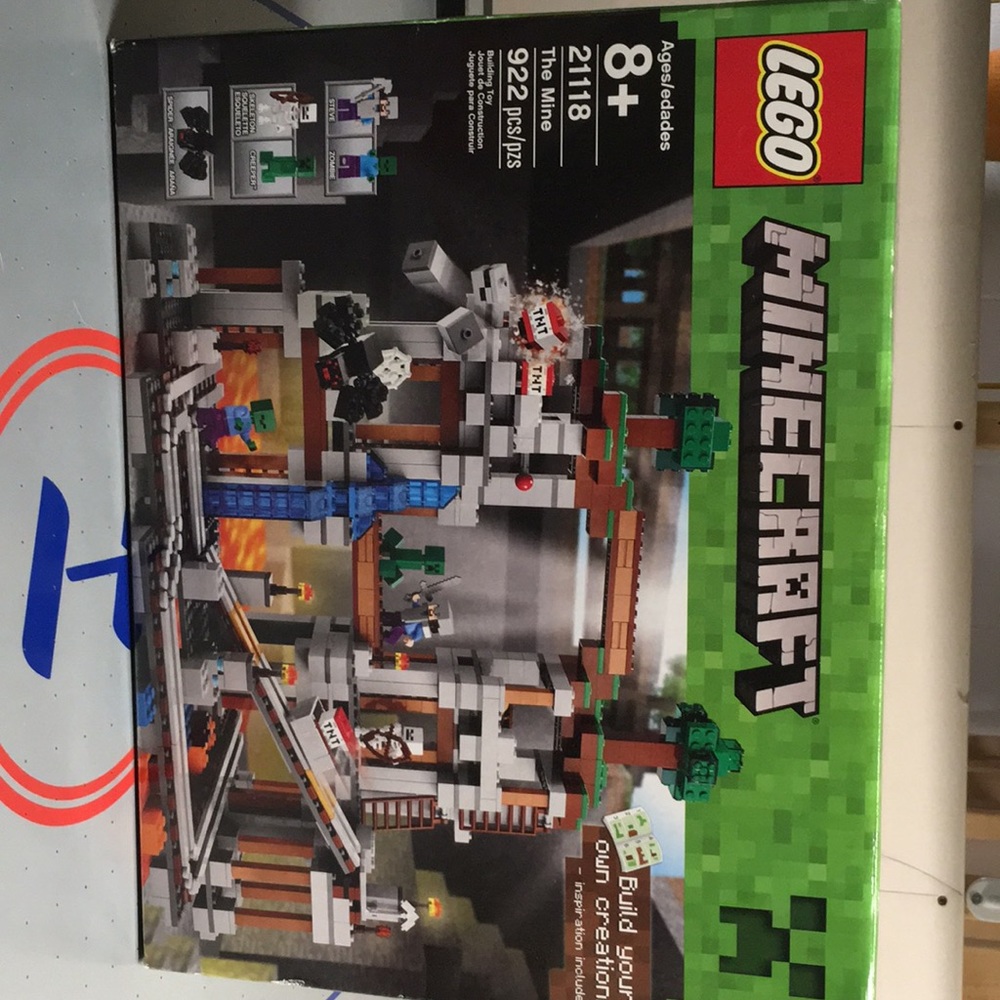 Lego Minecraft “21118- The Mine”